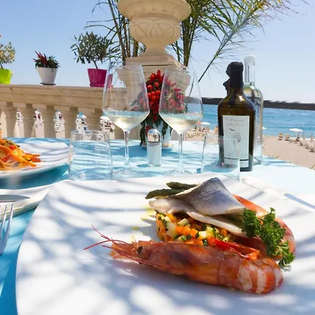 Hotel Hellenia Yachting & 4*