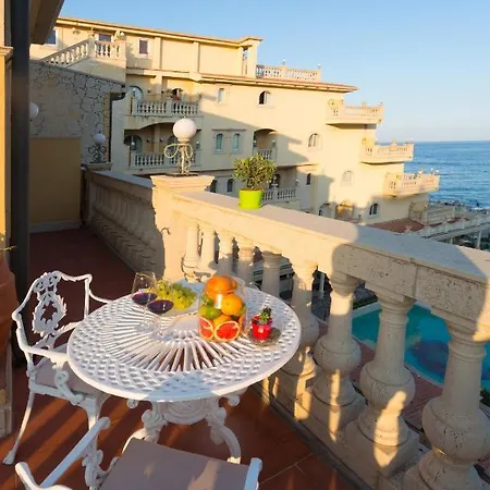 Hotel Hellenia Yachting & Giardini-Naxos