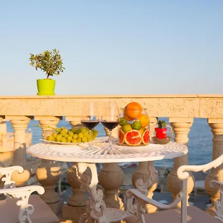 Hotel Hellenia Yachting & Giardini-Naxos