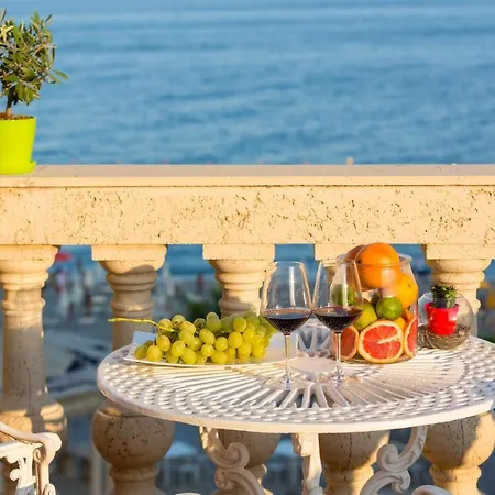 Hellenia Yachting & 4* Giardini-Naxos
