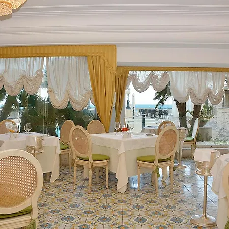 Hotel Hellenia Yachting & Giardini-Naxos