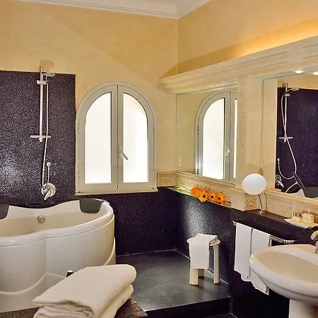 Hotel Hellenia Yachting & 4*