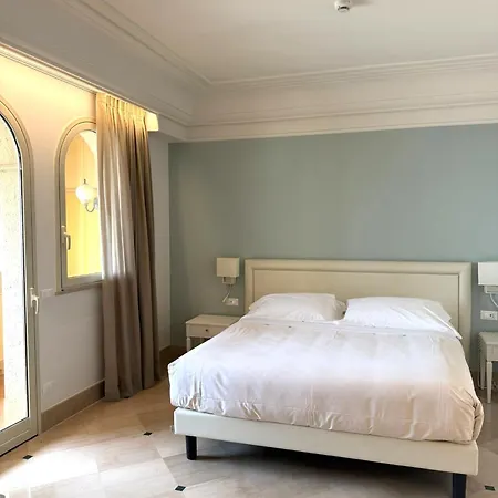 Hellenia Yachting & Hotel Giardini Naxos