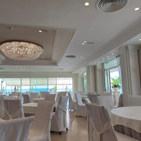 Hotel Hellenia Yachting & 4*