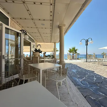 Hotel Hellenia Yachting & 4*