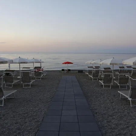 Hellenia Yachting & Giardini Naxos