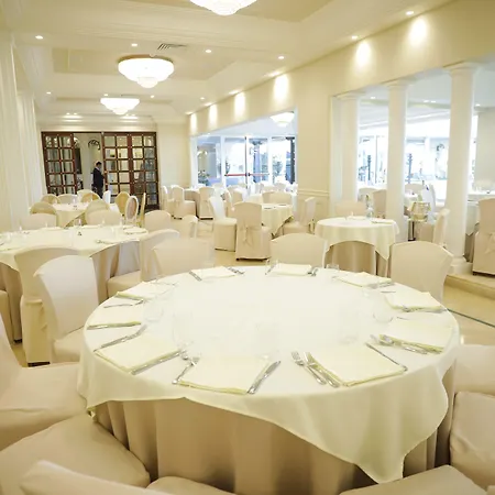 Hellenia Yachting & 4*
