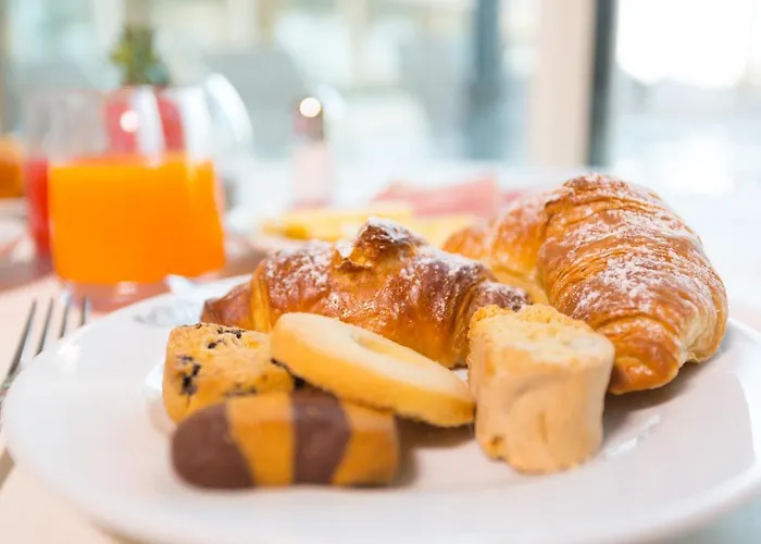 Hellenia Yachting & Giardini Naxos