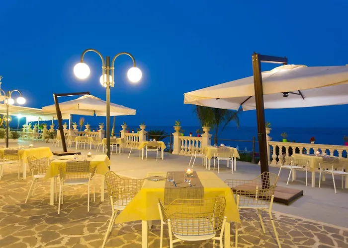 Hellenia Yachting & Giardini Naxos