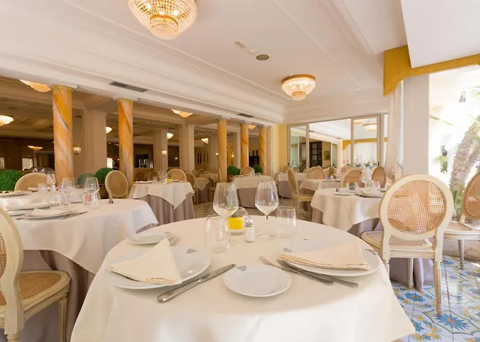 Hellenia Yachting & Hotel