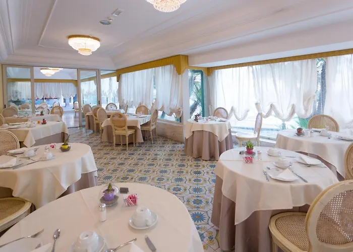 Hellenia Yachting & Hotel