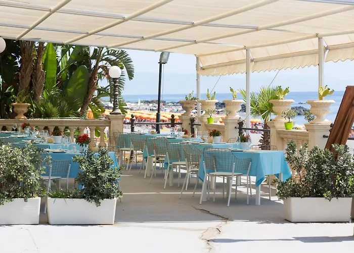 Hellenia Yachting & Hotel 4*