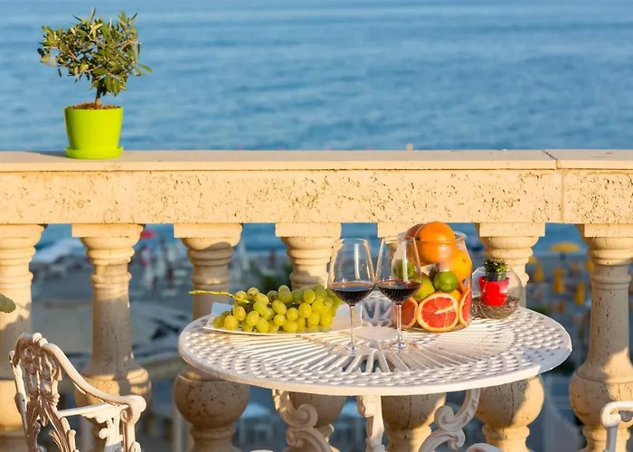 Hellenia Yachting & 4* Giardini Naxos