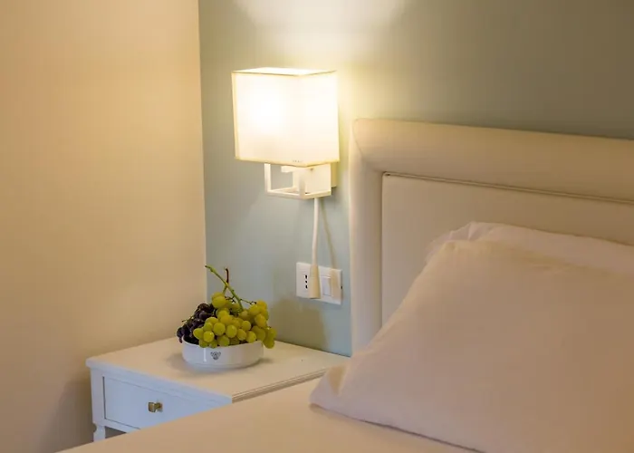 Hellenia Yachting & Giardini Naxos