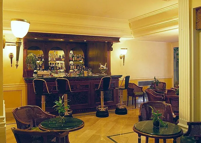 Hellenia Yachting & Hotel Giardini Naxos