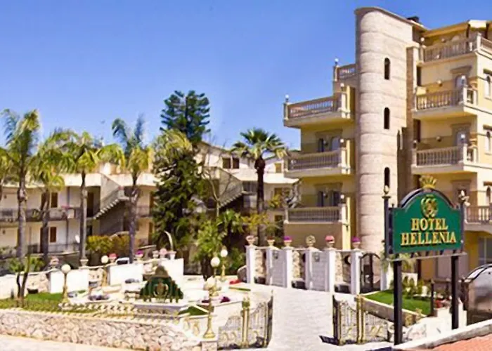 Hellenia Yachting & Hotel Giardini Naxos