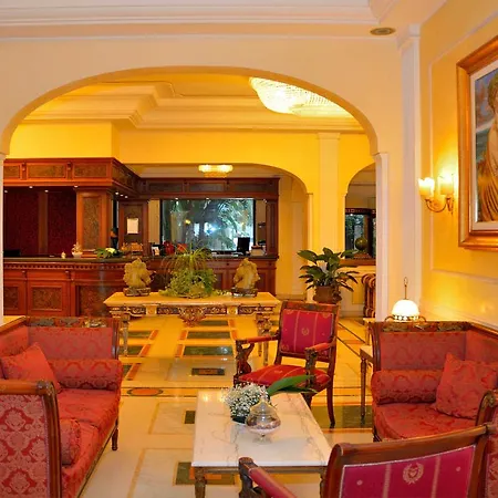 Hellenia Yachting & Отель 4*